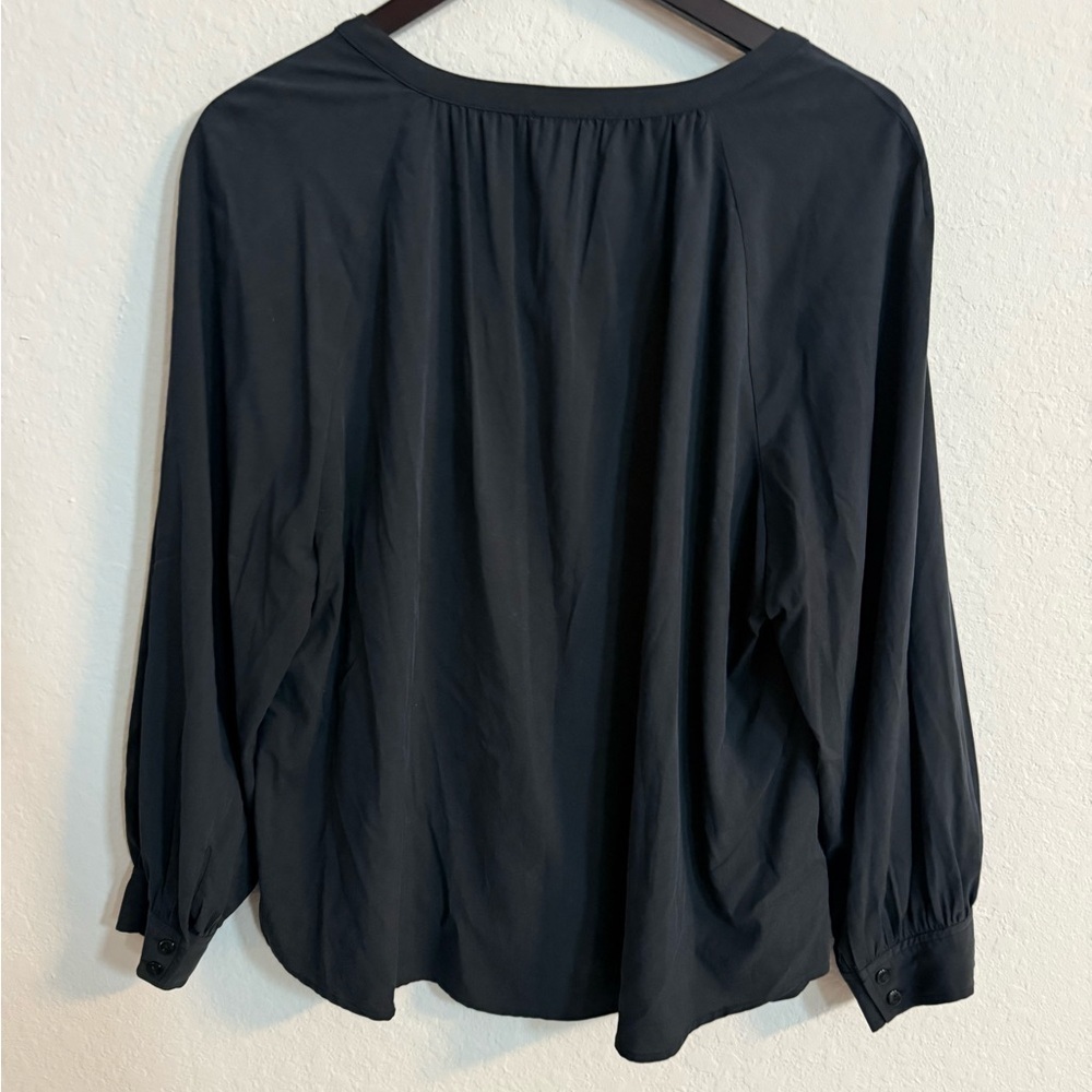 Chico's Black Pullover Top Blouse Lightweight Button Closure Size 3 (US 16/XL) - Picture 6 of 7